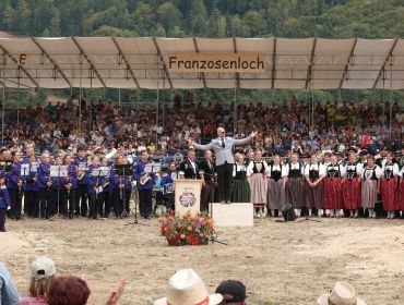 Rückblick NWS 2026!🌿🤼📸
Unser Festakt wurde musikalisch gleich von mehreren Vereinen umrahmt.🇨🇭🎶
Herzlichen Dank an euch:
@alphornfruende_guldetal
@guldenthalerjodler
@jodlerklubpasswang.muemliswil
@jk_ramiswil
@konkordia.muemliswil
Wir versprechen euch, beim OK ist so gut wie kein Auge trocken geblieben!🥹 „Schwingerlüüt im Schwizerland“ von euch zu hören, war unbeschreiblich.💛👏🏻
MERCI VÜU MOU, habt ihr diesen Festakt für uns ganz besonders gemacht - wir werden ihn so schnell nicht vergessen!